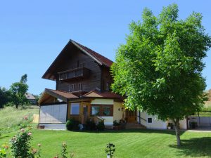 Ansicht auf das Gästehaus Klampfer