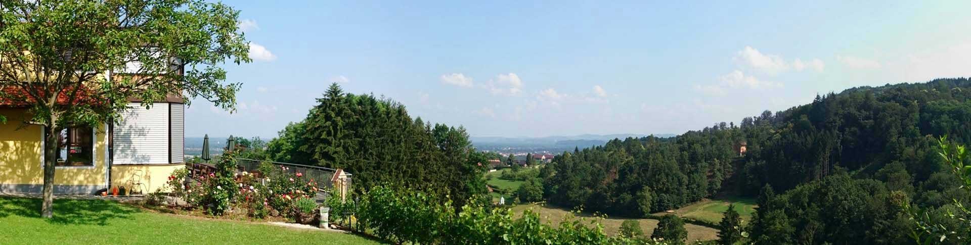 Aussicht vom Garten des Gästehaus Klampfer bei Leibnitz in der Südsteiermark